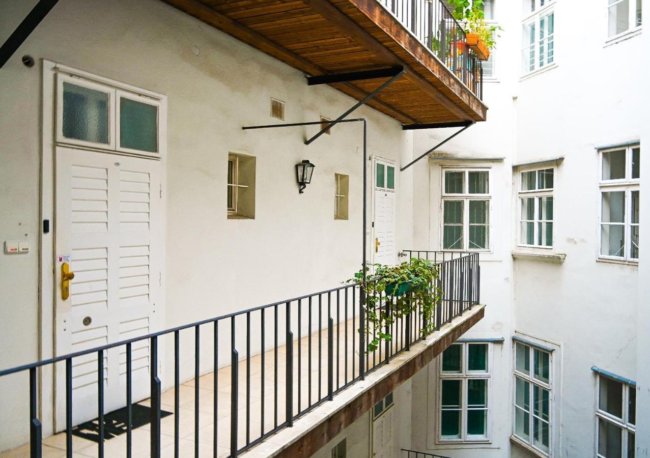 Backpacker Apartment Hofburg Wien Eksteriør billede